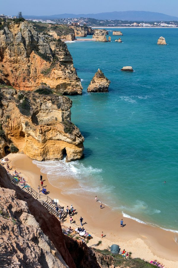 Comment choisir une location de vacances en Algarve avec des cours de surf?